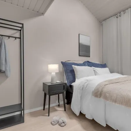 Northstay - Terrace, Free Parking, Two Bathrooms, Sleeps 8 Casa de Férias