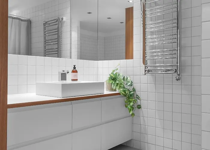 Дом отдыха Northstay - Terrace, Free Parking, Two Bathrooms, Sleeps 8