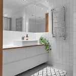 Semesterbostad Northstay - Terrace, Free Parking, Two Bathrooms, Sleeps 8