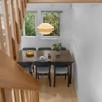 Northstay - Terrace, Free Parking, Two Bathrooms, Sleeps 8 Tromsø