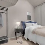 Northstay - Terrace, Free Parking, Two Bathrooms, Sleeps 8 Semesterbostad