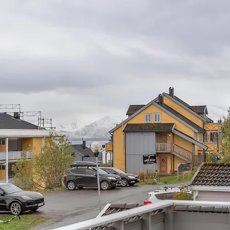 Semesterbostad Northstay - Terrace, Free Parking, Two Bathrooms, Sleeps 8 Tromsø